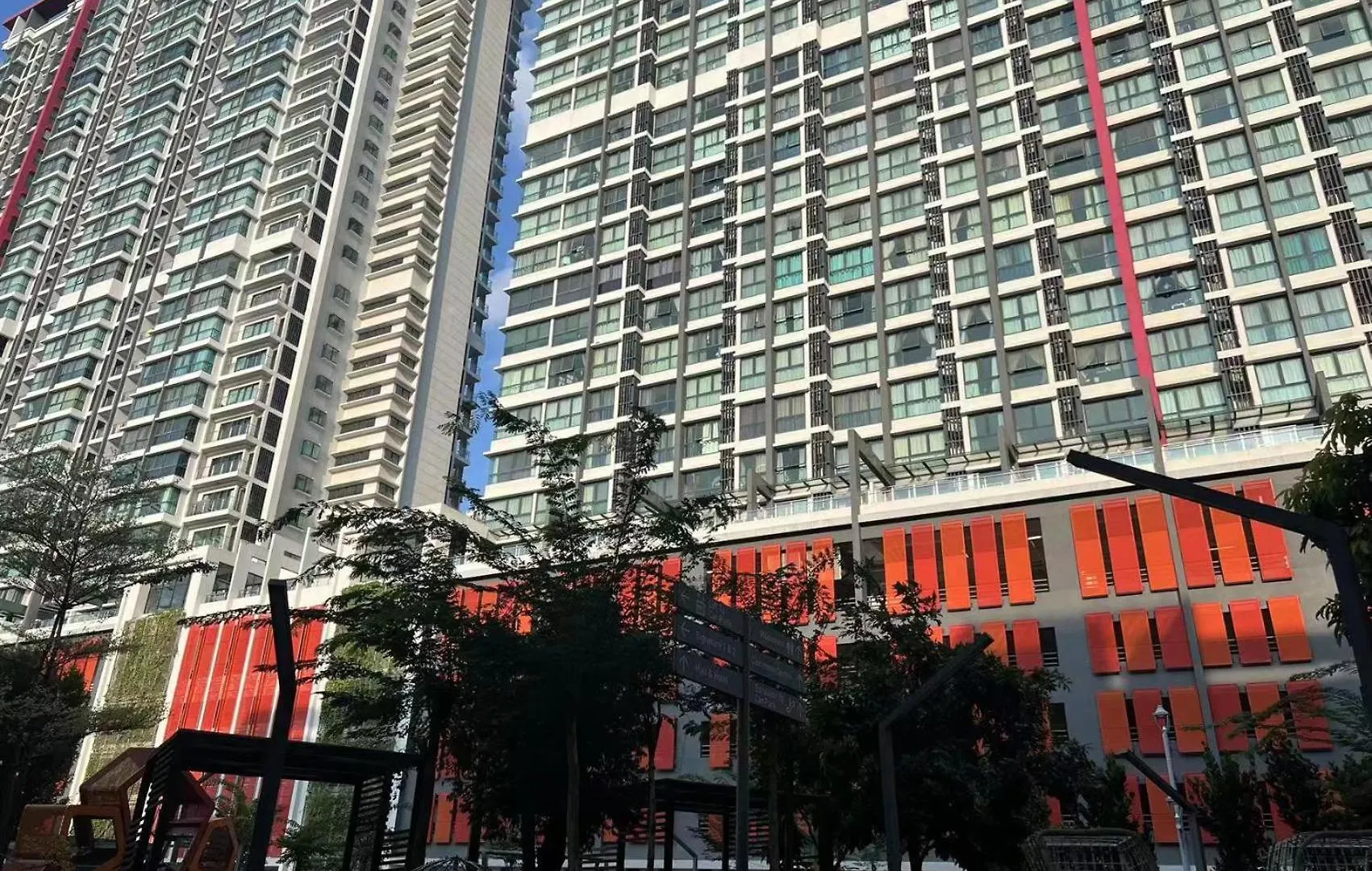 V Residence 2R2B At Sunway Velocity By Bai Yi # 0813A Kuala Lumpur Apartment